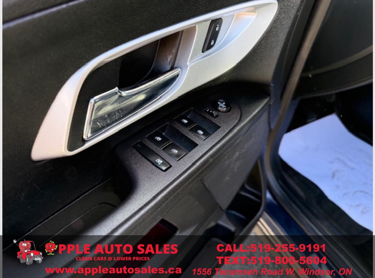 2017 Chevrolet Equinox LT Photo