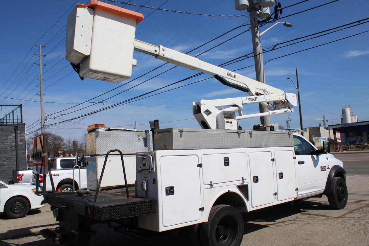 2016 RAM 5500 Versalift  Service Bucket Photo