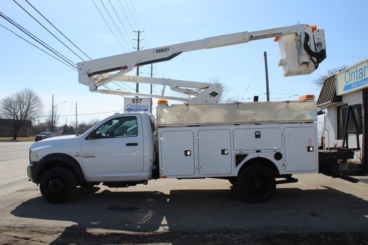 2016 RAM 5500 Versalift  Service Bucket Photo