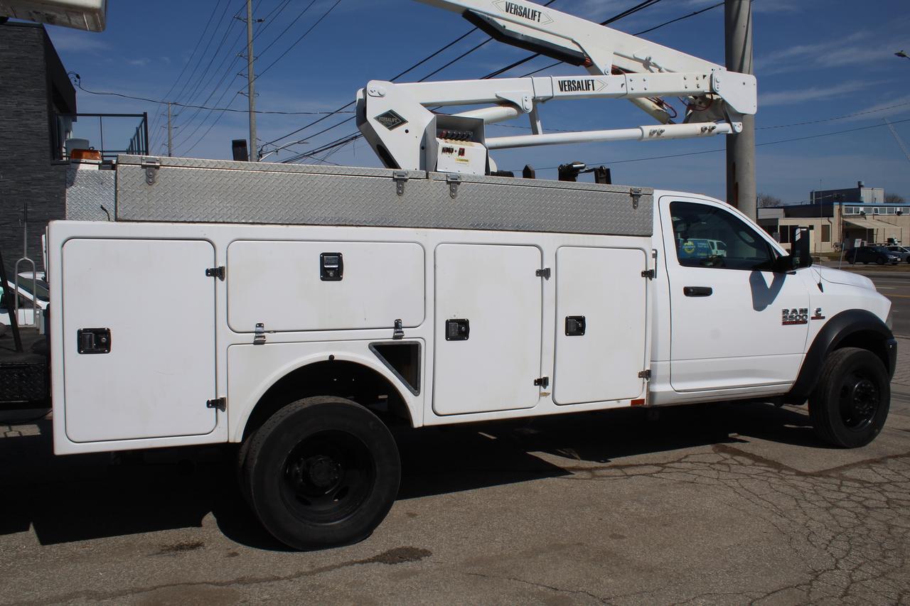 2016 RAM 5500 Versalift  Service Bucket Photo