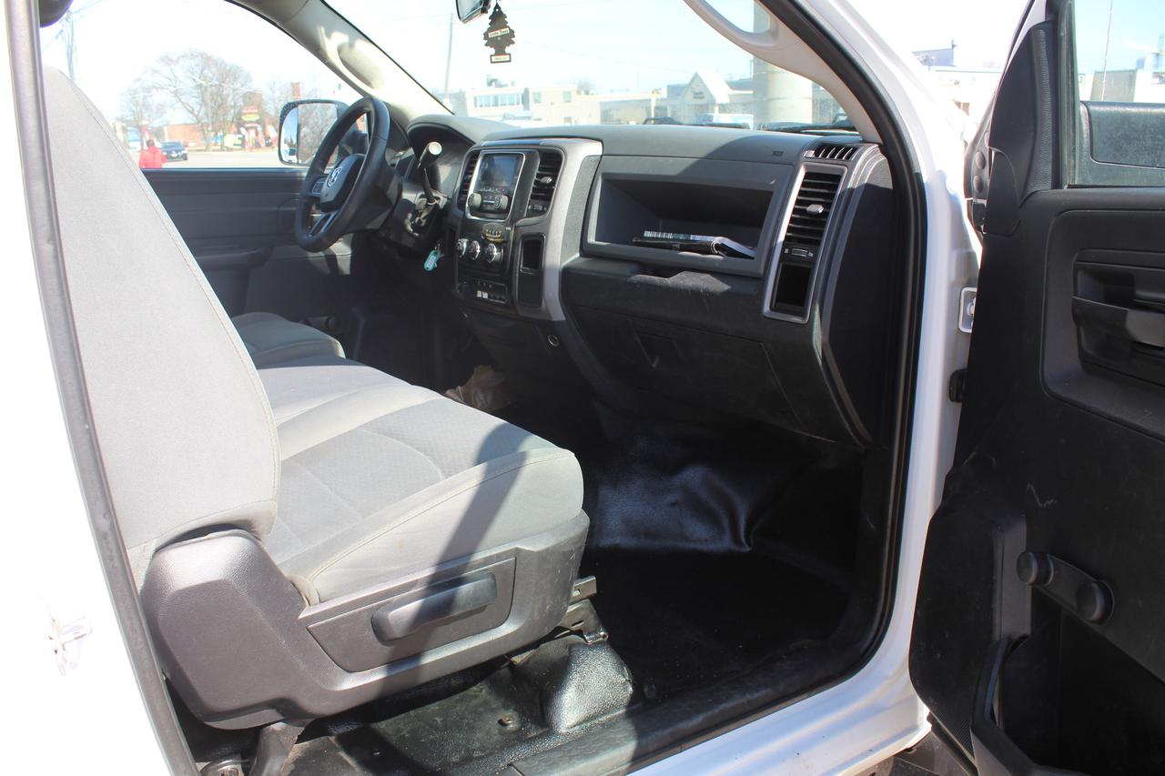 2016 RAM 5500 Versalift  Service Bucket Photo