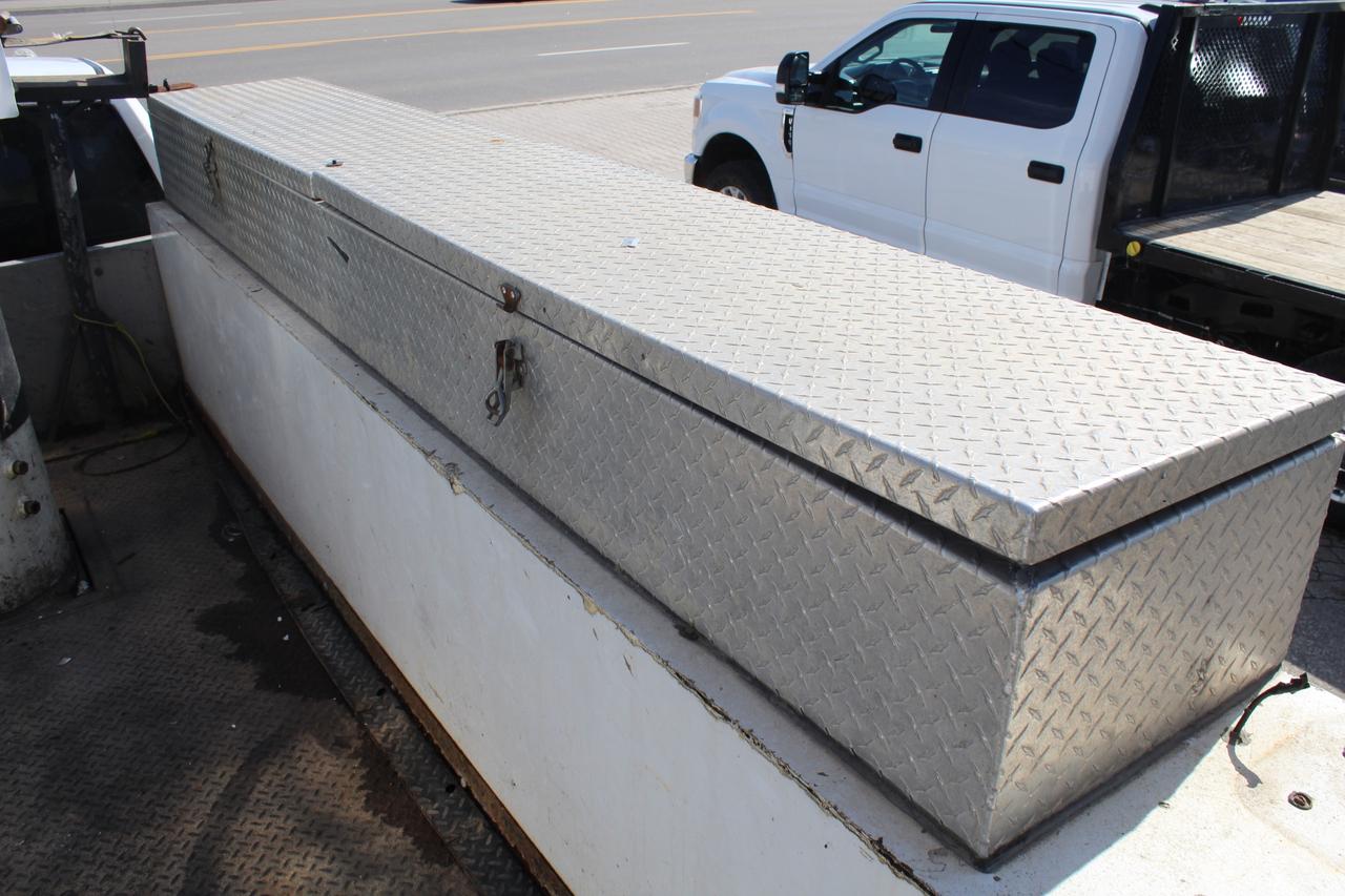 2016 RAM 5500 Versalift  Service Bucket Photo