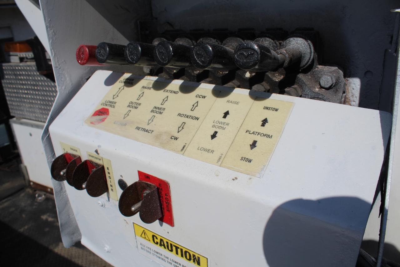 2016 RAM 5500 Versalift  Service Bucket Photo