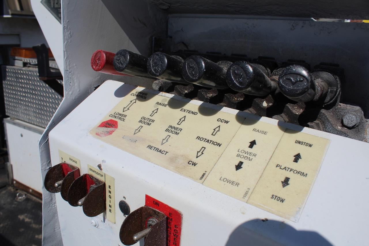 2016 RAM 5500 Versalift  Service Bucket Photo