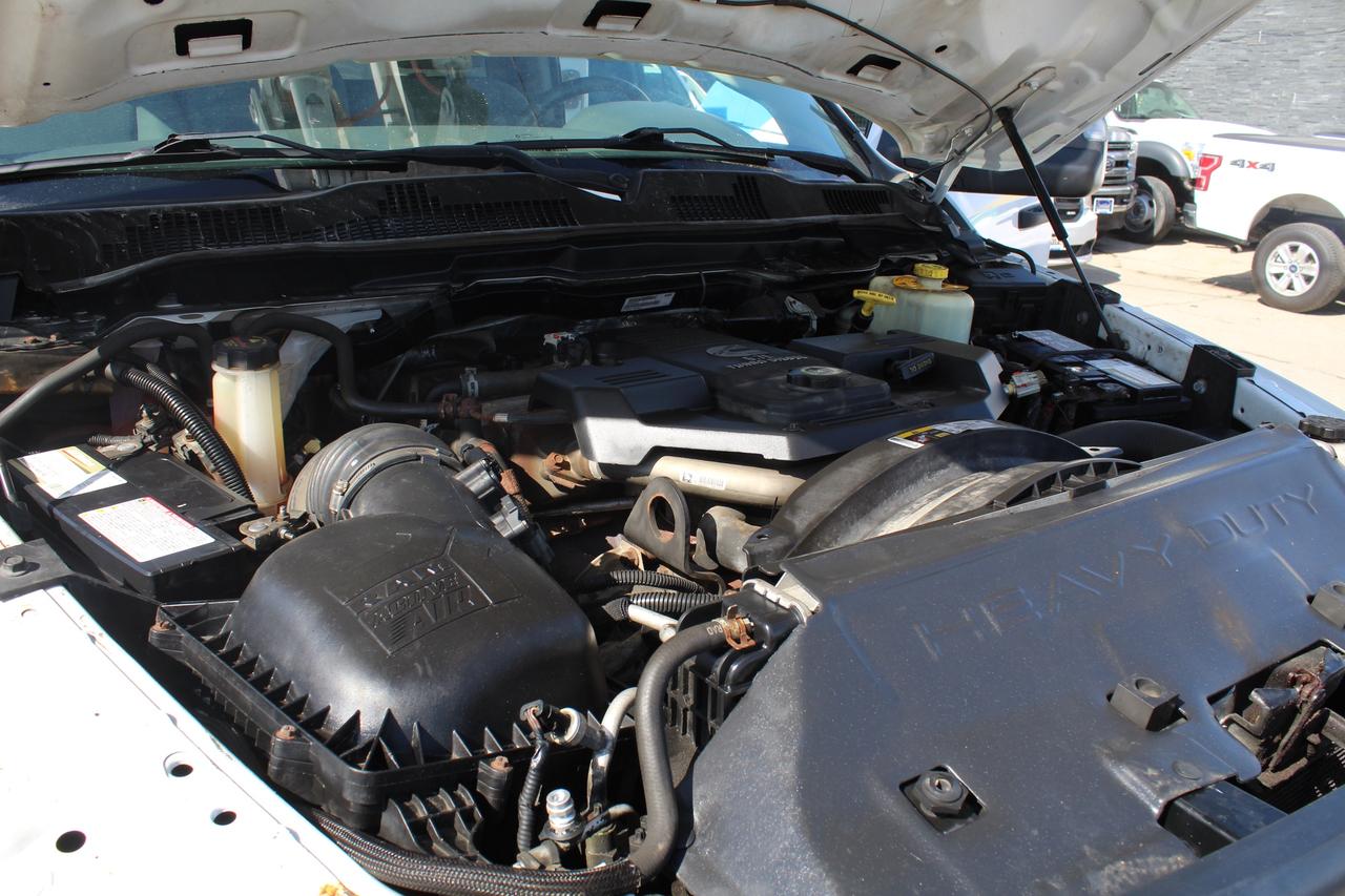 2016 RAM 5500 Versalift  Service Bucket Photo