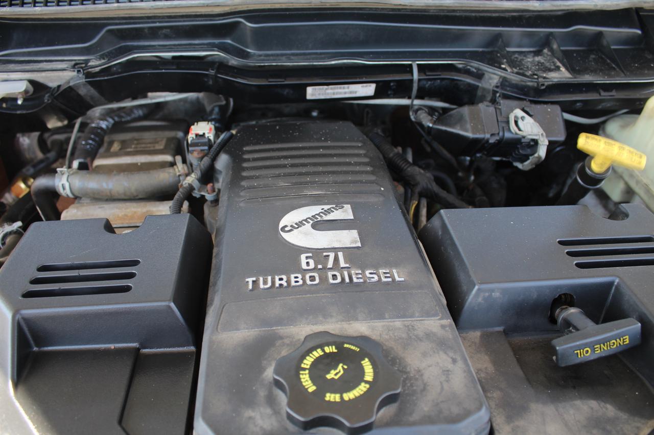 2016 RAM 5500 Versalift  Service Bucket Photo