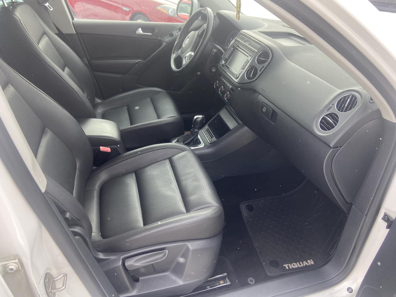 2014 Volkswagen Tiguan "S" Photo3