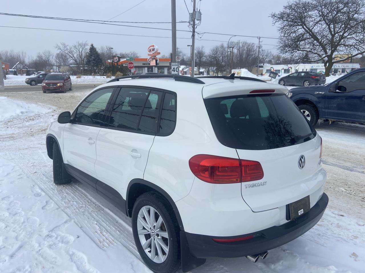 2014 Volkswagen Tiguan "S" Photo2