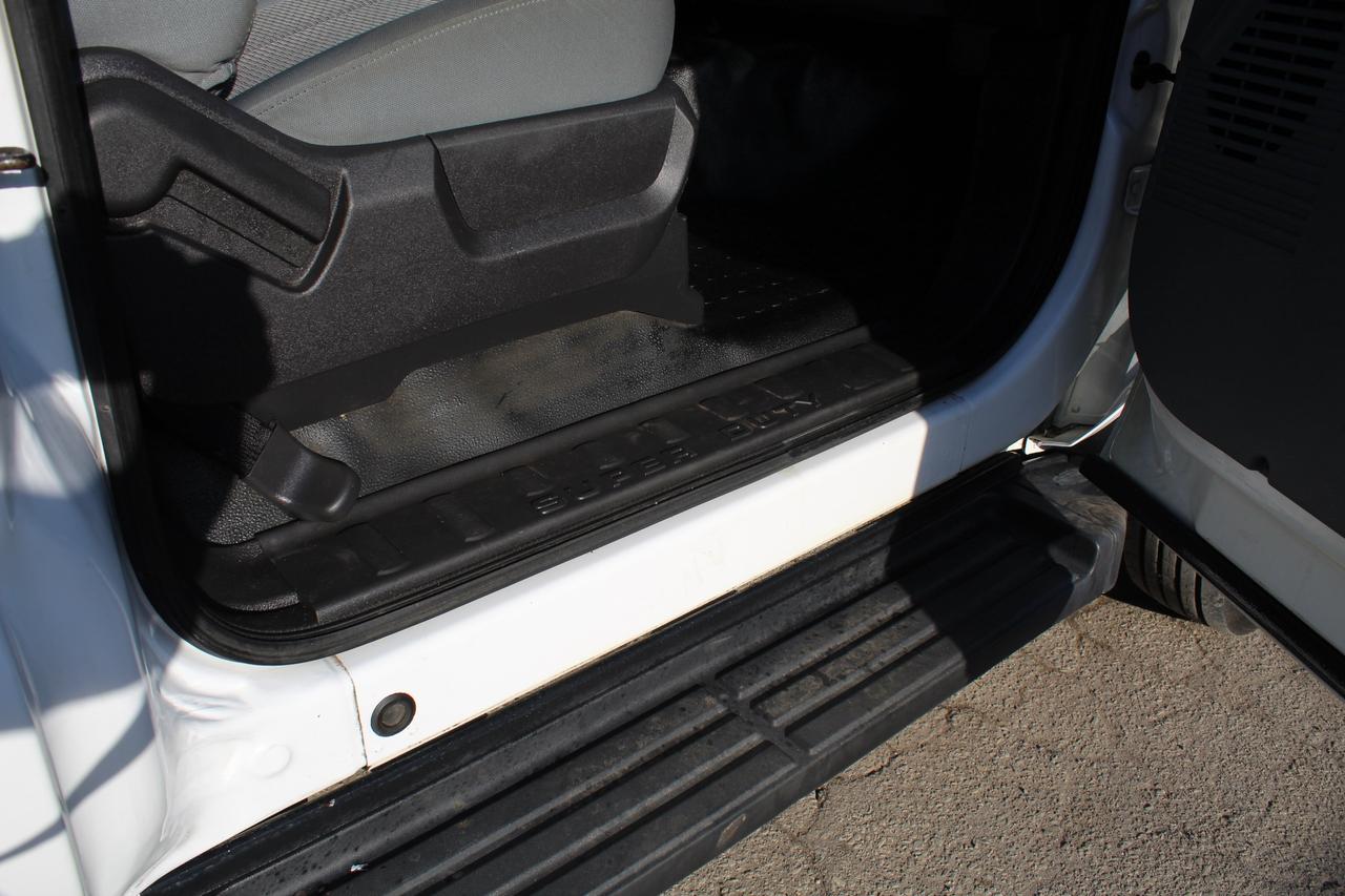 2015 Ford F-550 Super Duty Chassis XL Crane 165 Photo