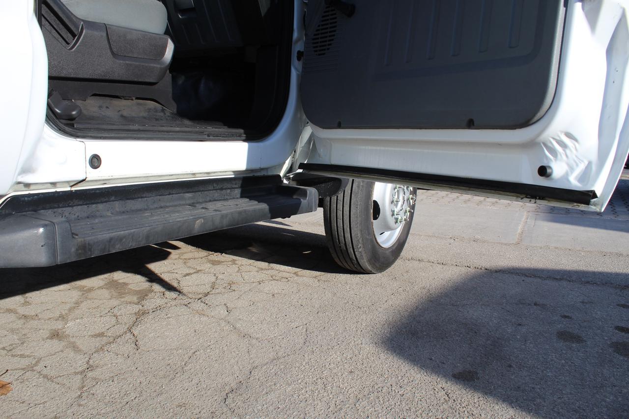 2015 Ford F-550 Super Duty Chassis XL Crane 165 Photo