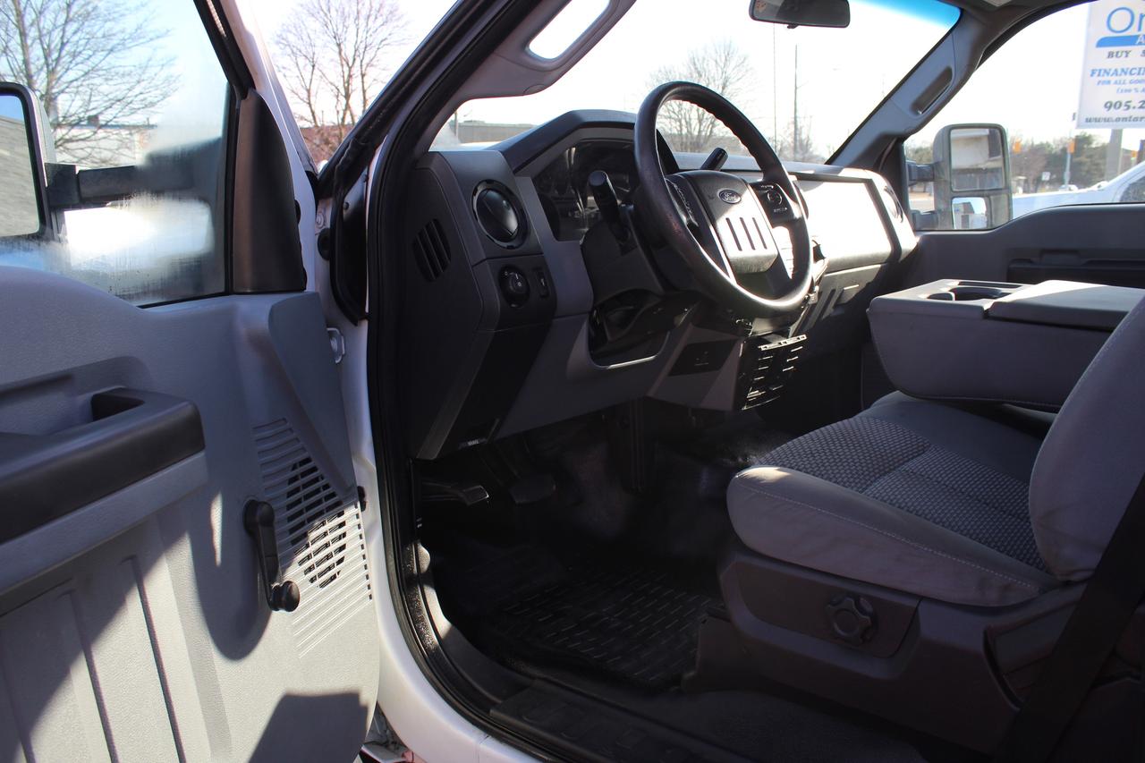 2015 Ford F-550 Super Duty Chassis XL Crane 165 Photo