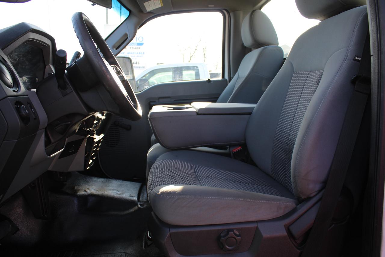 2015 Ford F-550 Super Duty Chassis XL Crane 165 Photo