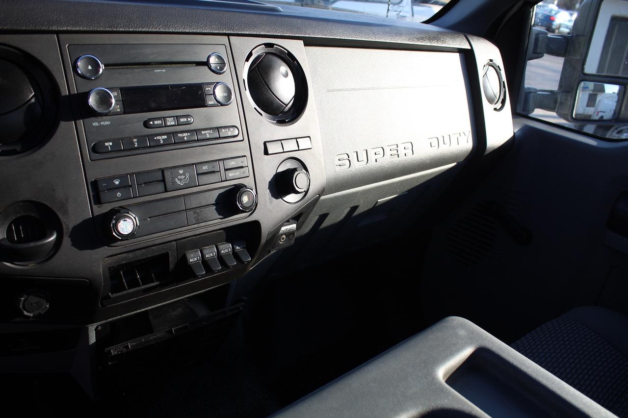 2015 Ford F-550 Super Duty Chassis XL Crane 165 Photo