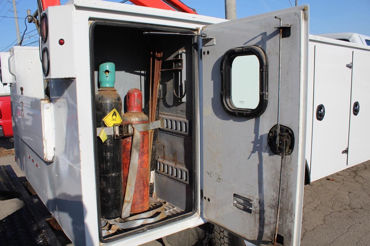 2015 Ford F-550 Super Duty Chassis XL Crane 165 Photo