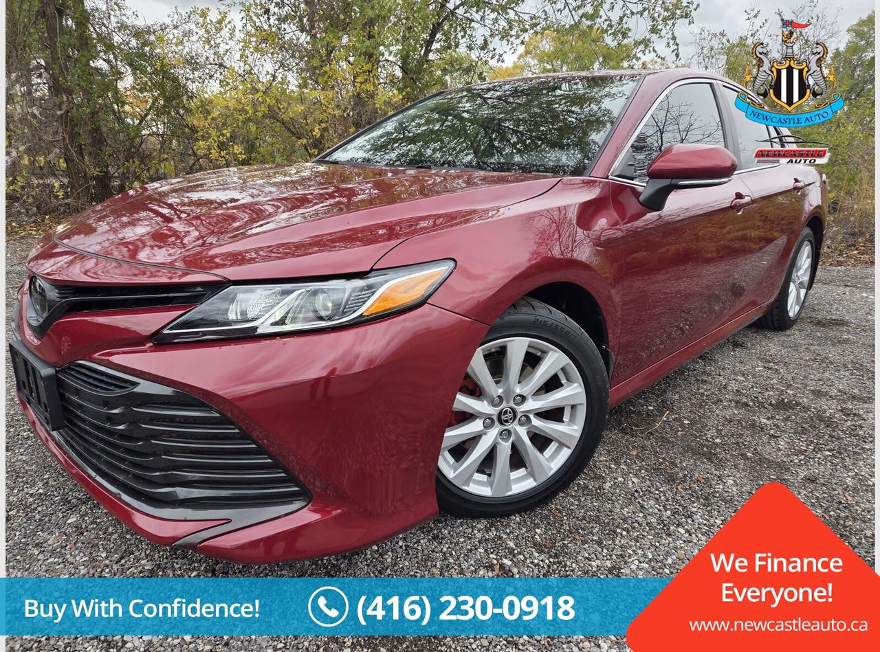 2019 Toyota Camry LE Photo0