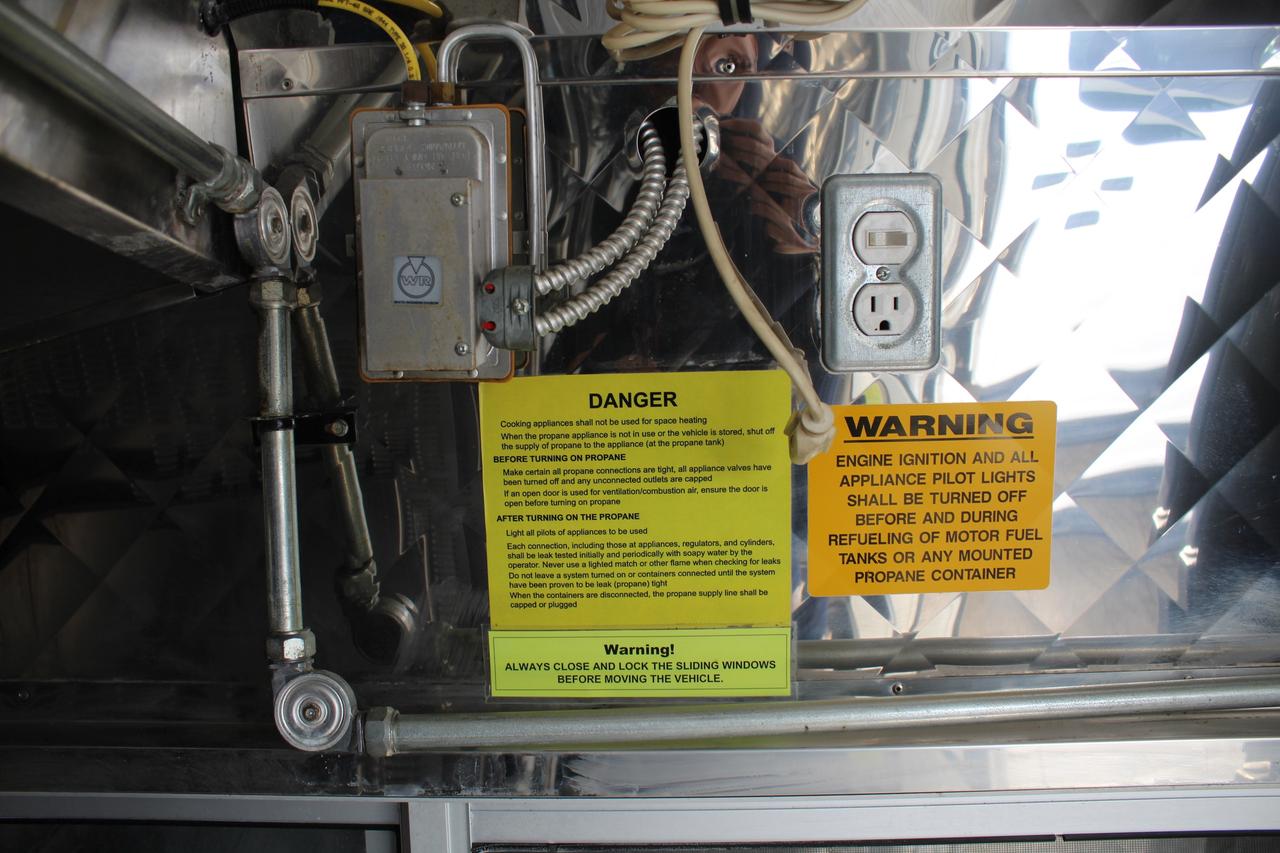 2010 Mercedes-Benz Sprinter 2500 FOOD Mobile Kitchen Photo