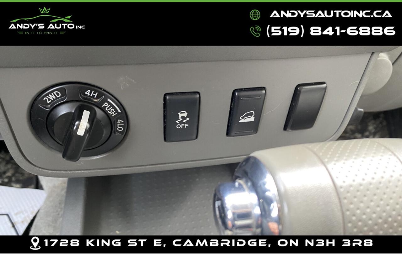 2012 Nissan Frontier SV ! CREW ! 4X4 ! NO ACCIDENTS Photo