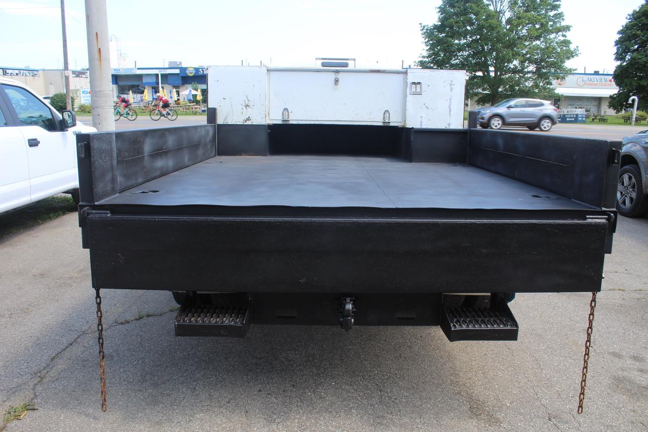 2013 Ford F-550 Super Duty Chassis XL SuperCab 186" Photo