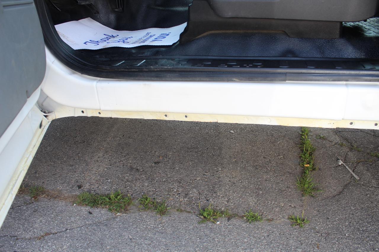 2013 Ford F-550 Super Duty Chassis XL SuperCab 186" Photo