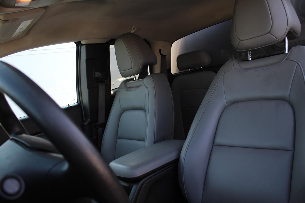 2019 Chevrolet Colorado Work Truck Back Cam Leatherette seats Pwr seat Photo