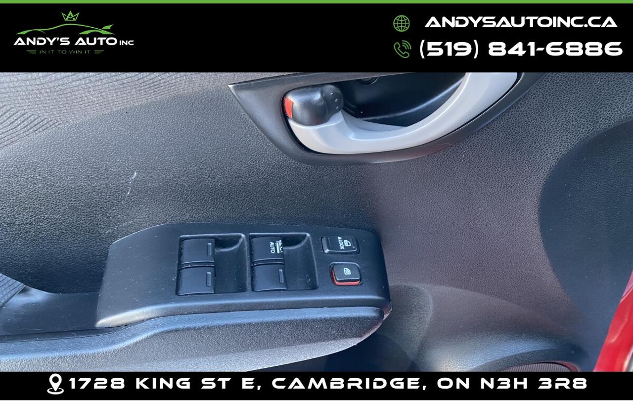 2013 Honda Fit LX ! NO ACCIDENTS ! AUTO ! A/C Photo