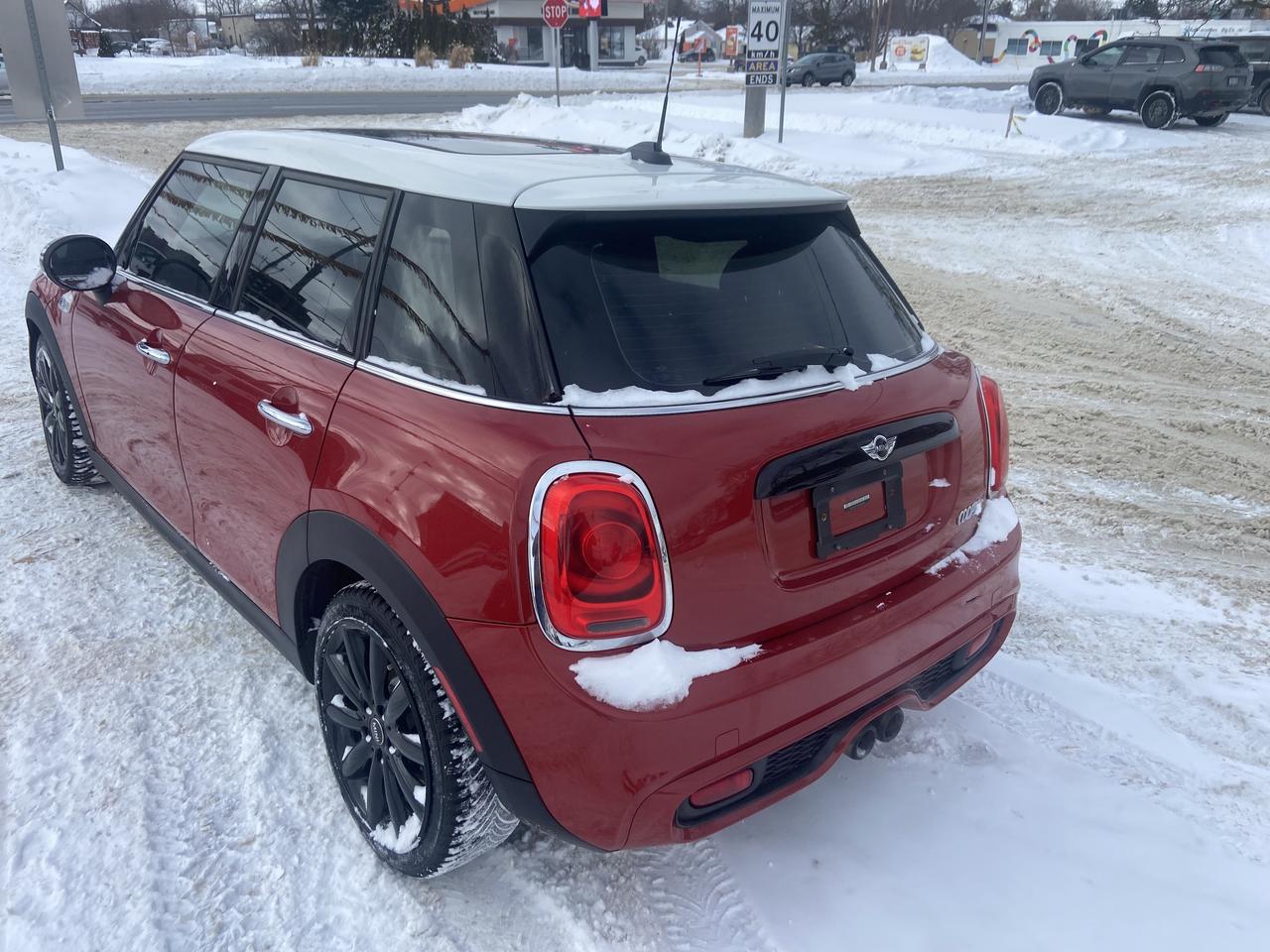 2016 MINI Cooper "S"  Photo