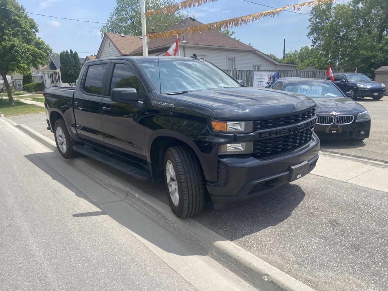 2020 Chevrolet Silverado 1500 CREW CAB 4x4 **2 year LUBRICO WARRANTY** Photo