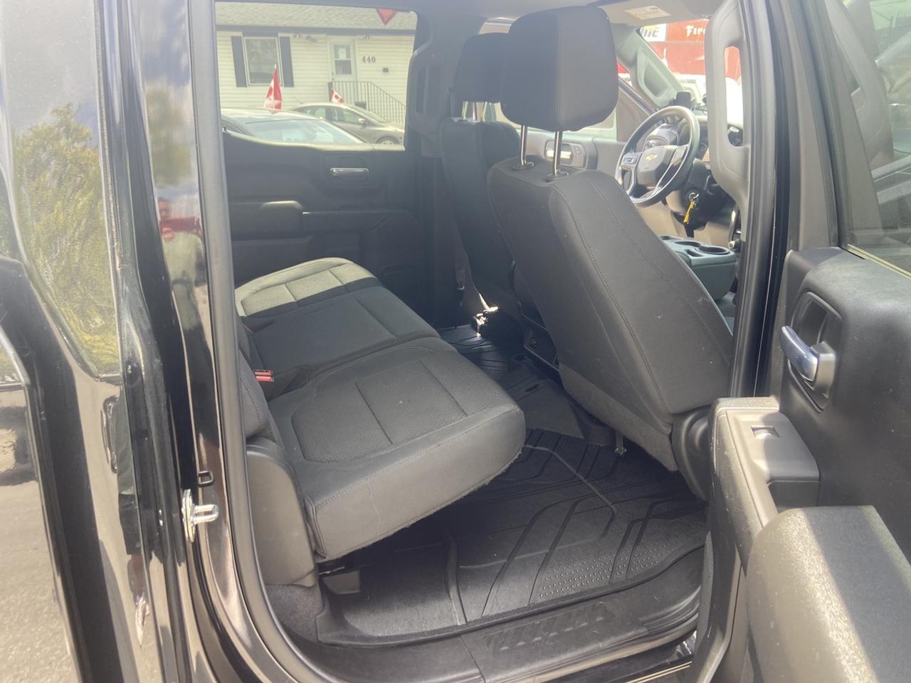 2020 Chevrolet Silverado 1500 CREW CAB 4x4 **2 year LUBRICO WARRANTY** Photo