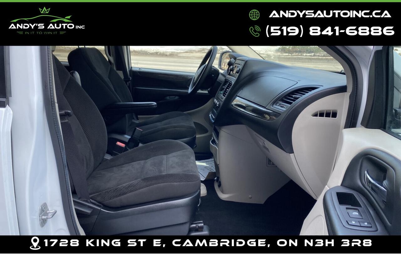 2017 Dodge Grand Caravan SXT ! STOWNGO ! Photo