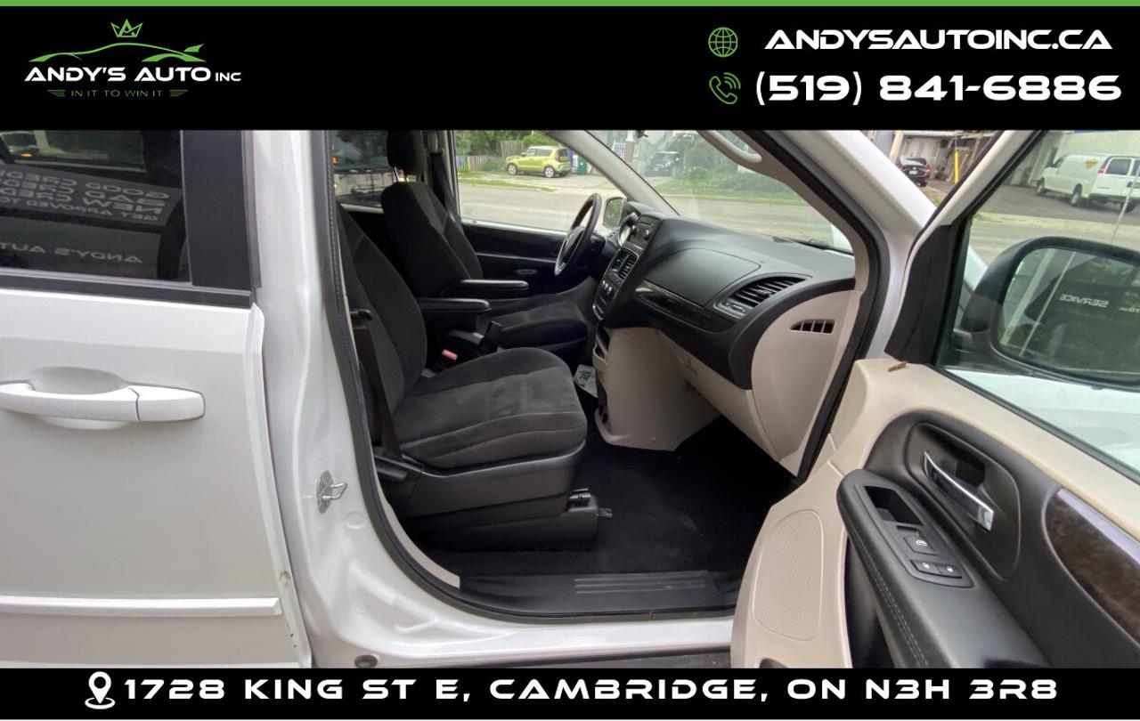 2017 Dodge Grand Caravan SXT ! STOWNGO ! Photo