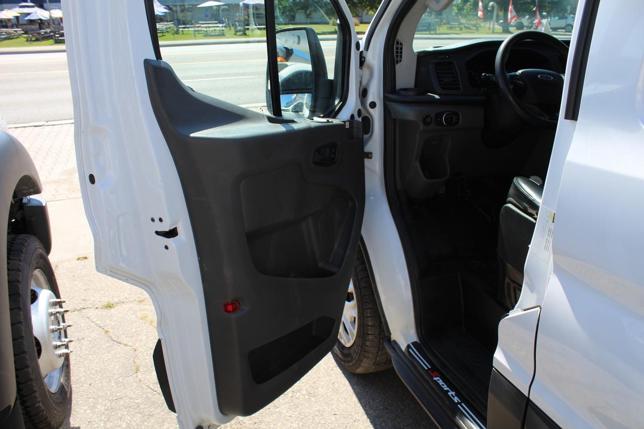 2020 Ford Transit 250 Van 130" Leatherette B.Cam Divider Air Compr. Photo