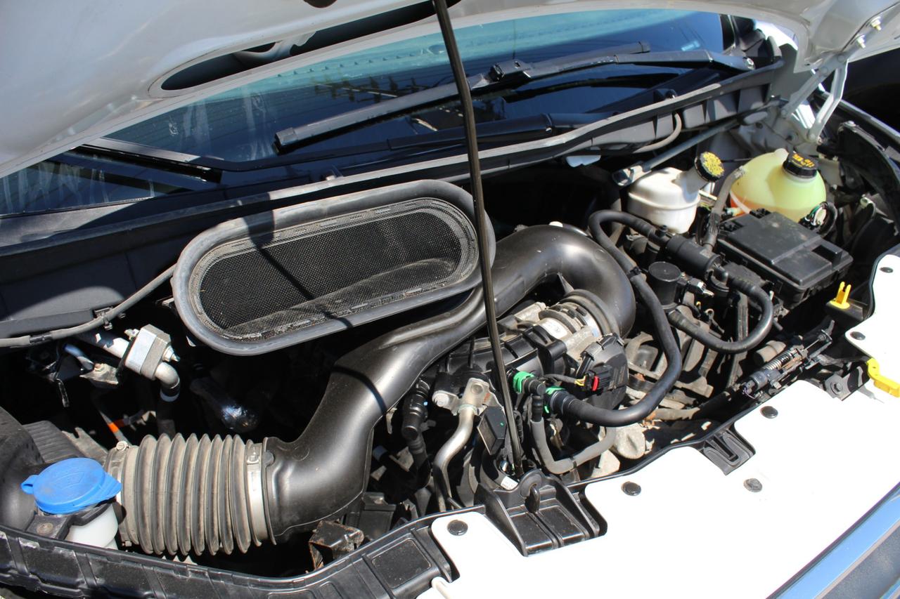 2020 Ford Transit 250 Van 130" Leatherette B.Cam Divider Air Compr. Photo