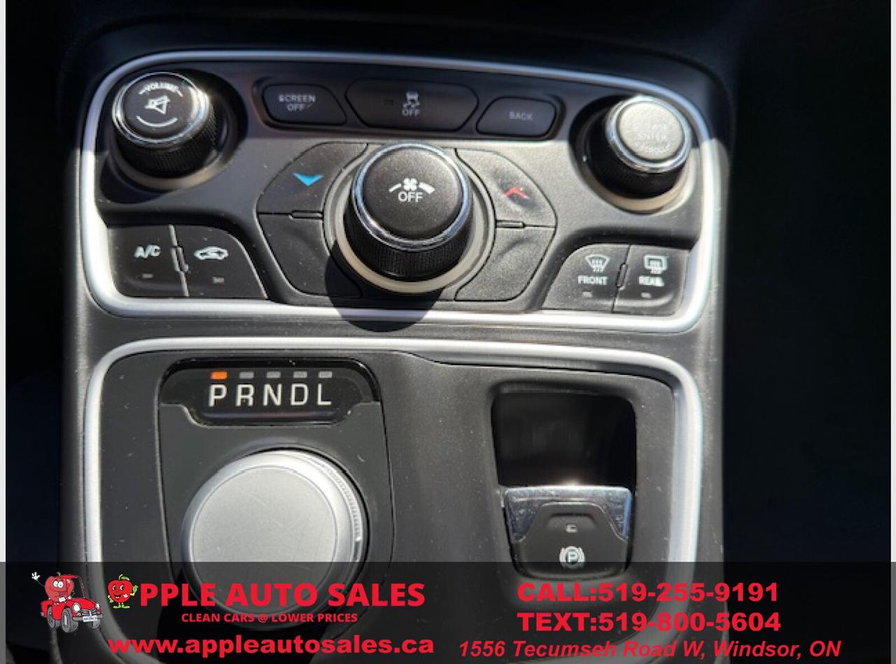 2016 Chrysler 200 Limited Photo