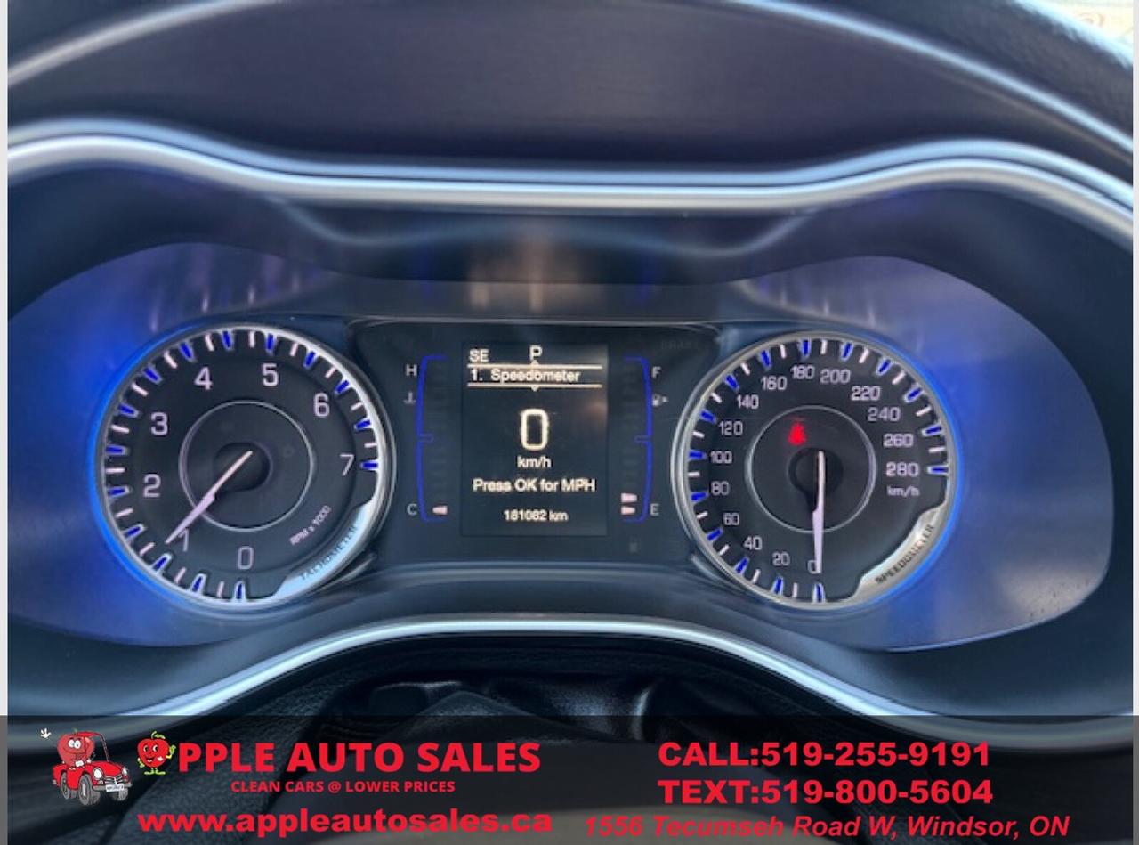 2016 Chrysler 200 Limited Photo