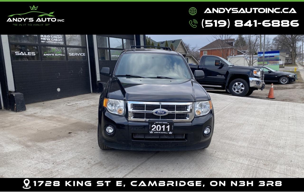 2011 Ford Escape XLT ! ONE OWNER ! NO ACCIDENTS ! Photo