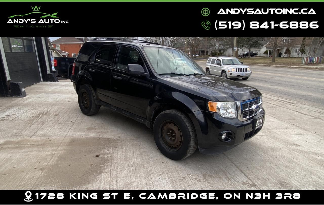 2011 Ford Escape XLT ! ONE OWNER ! NO ACCIDENTS ! Photo