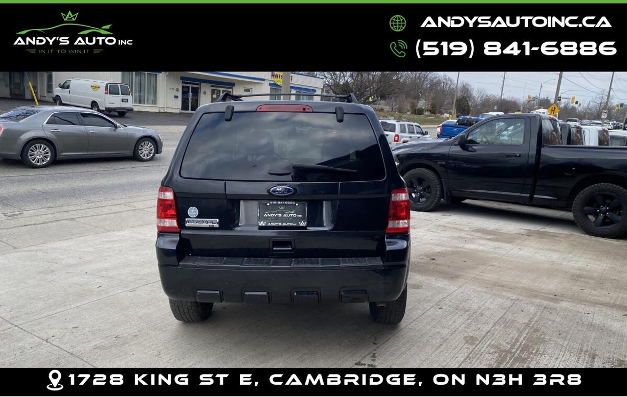 2011 Ford Escape XLT ! ONE OWNER ! NO ACCIDENTS ! Photo