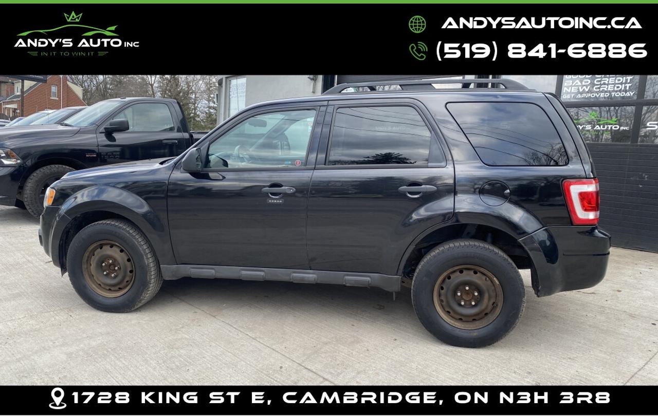 2011 Ford Escape XLT ! ONE OWNER ! NO ACCIDENTS ! Photo