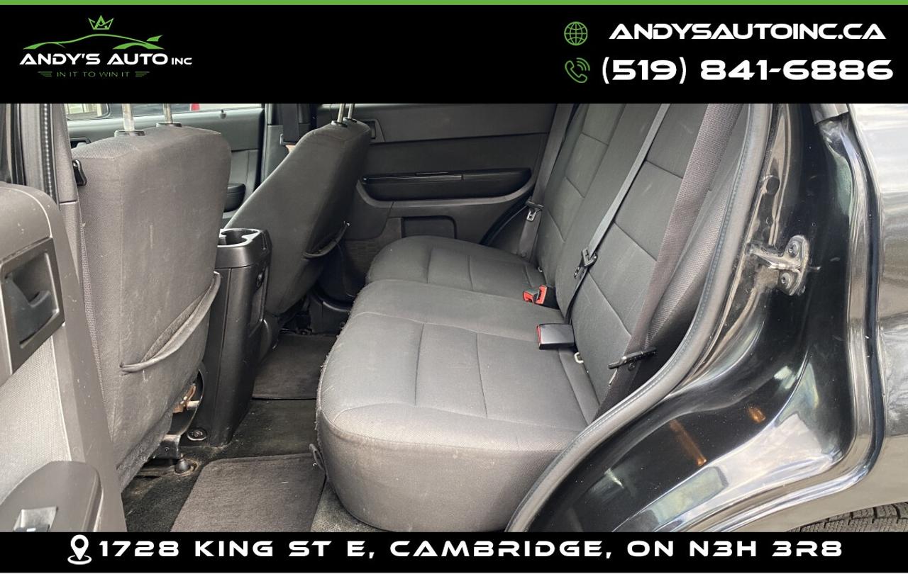 2011 Ford Escape XLT ! ONE OWNER ! NO ACCIDENTS ! Photo