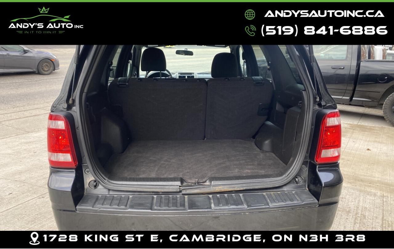 2011 Ford Escape XLT ! ONE OWNER ! NO ACCIDENTS ! Photo