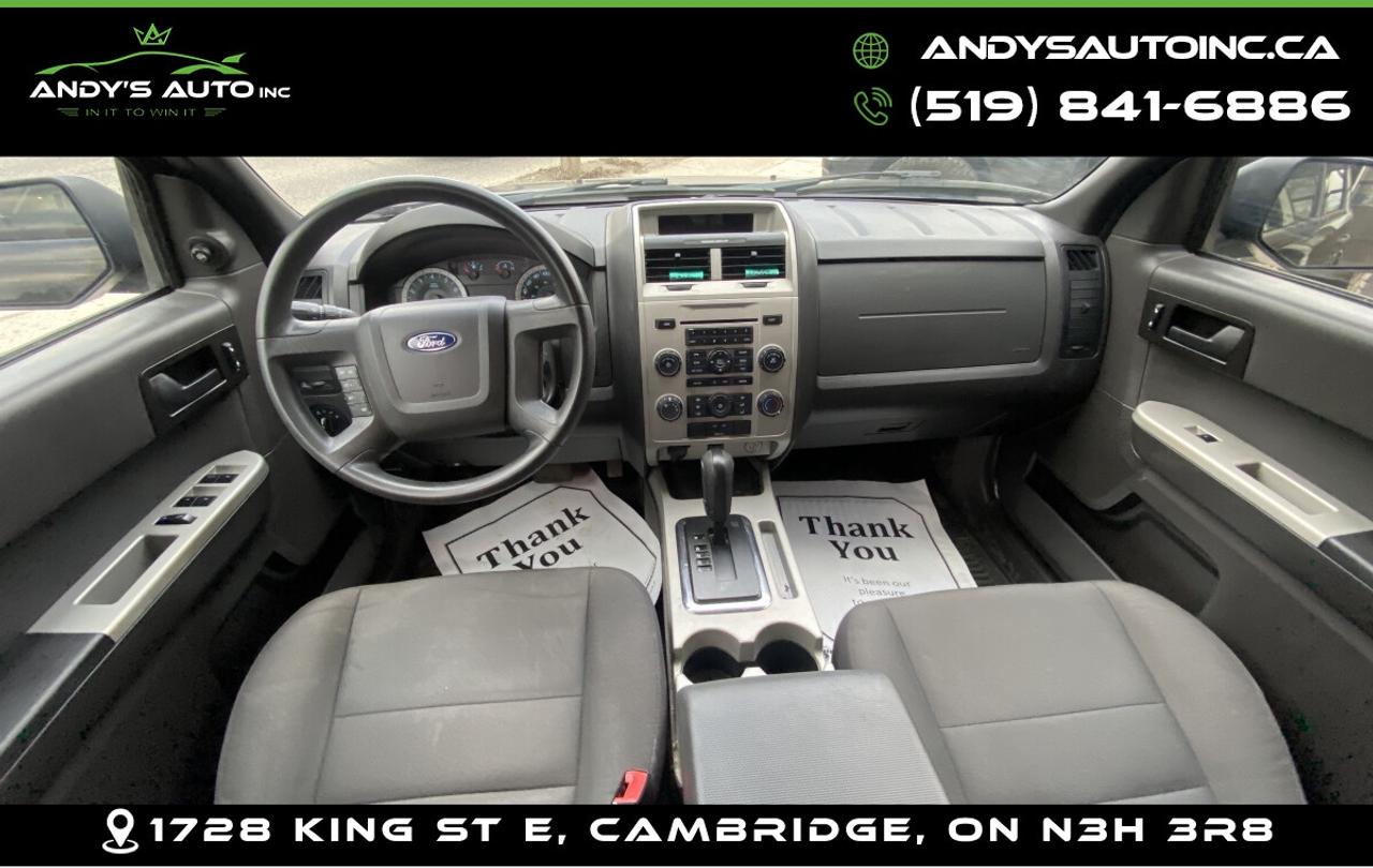 2011 Ford Escape XLT ! ONE OWNER ! NO ACCIDENTS ! Photo