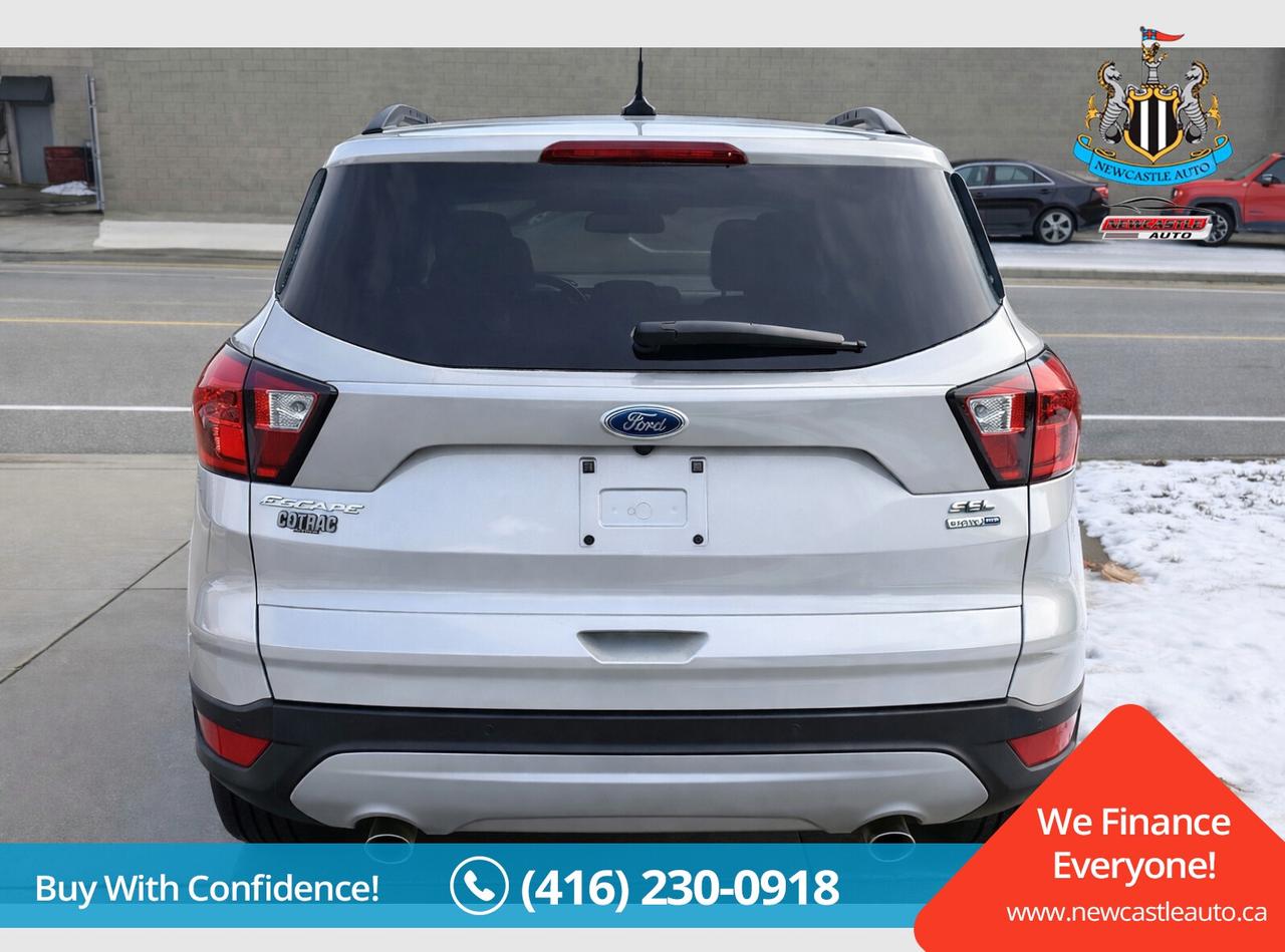 2019 Ford Escape SEL Photo4