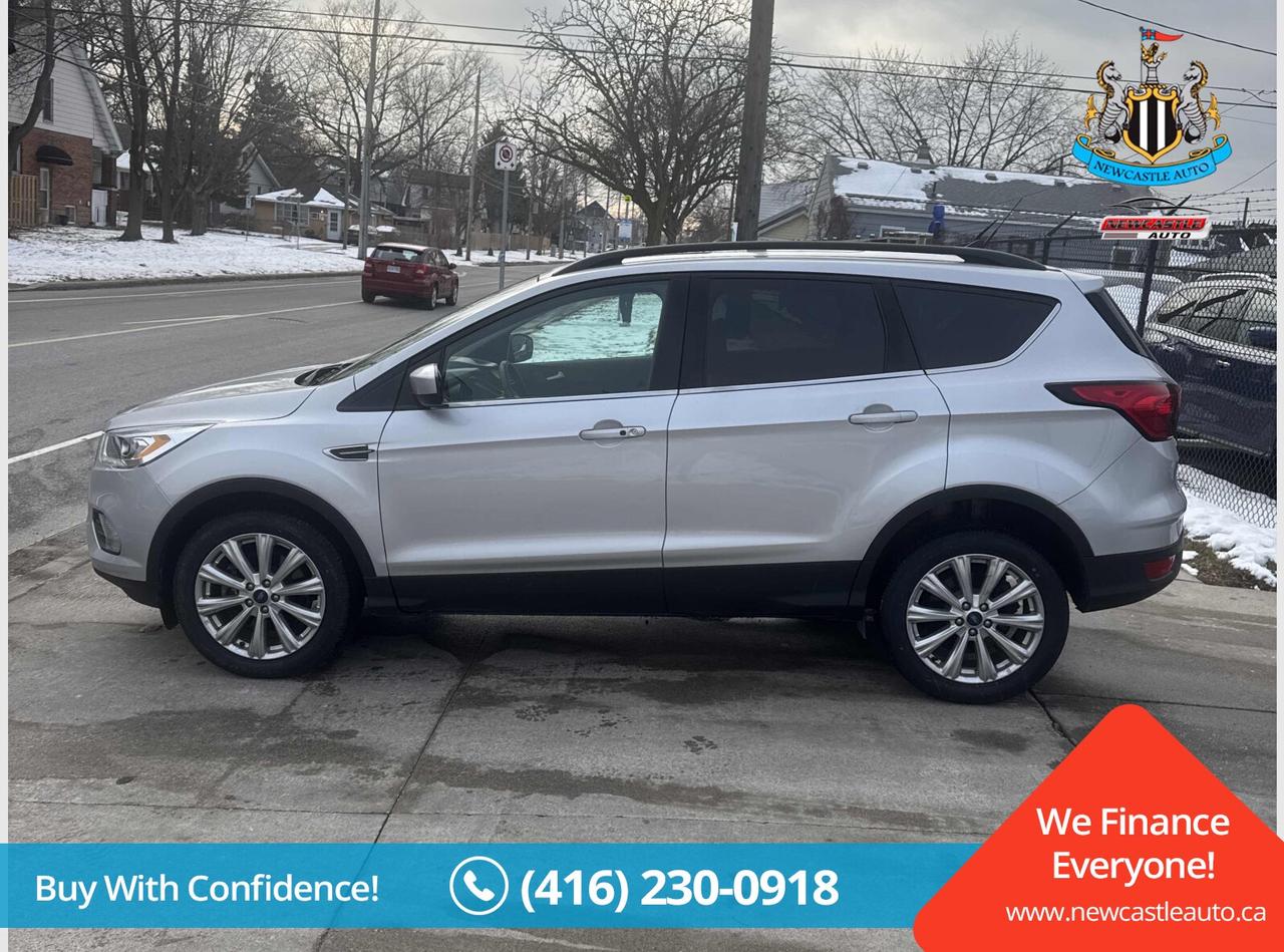 2019 Ford Escape SEL Photo3