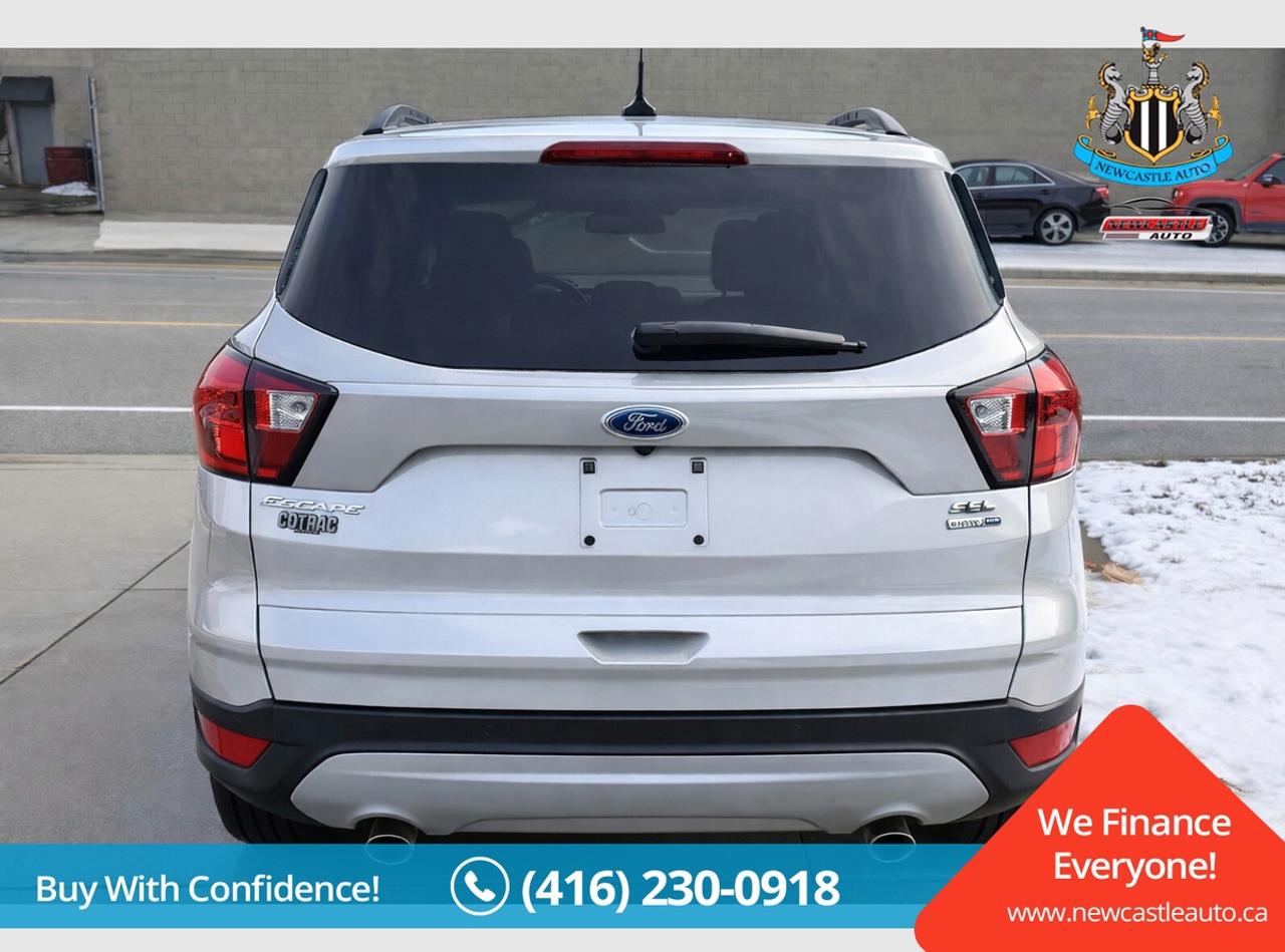 2019 Ford Escape SEL Photo4