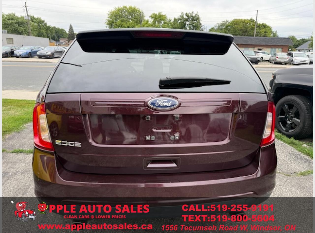 2011 Ford Edge SE Photo