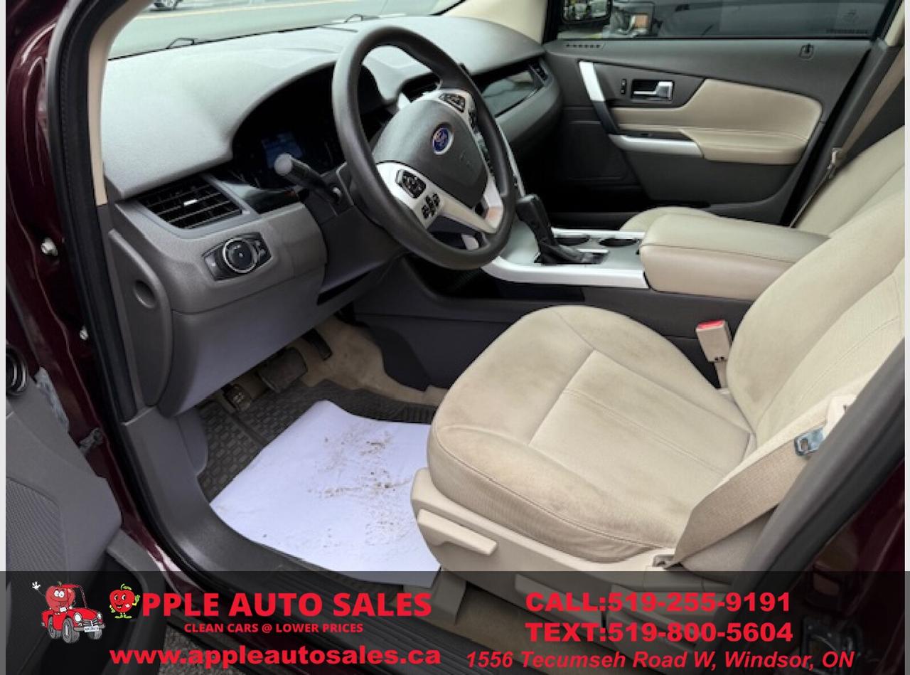 2011 Ford Edge SE Photo