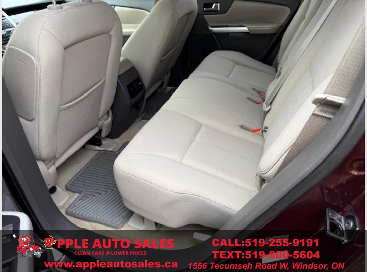 2011 Ford Edge SE Photo