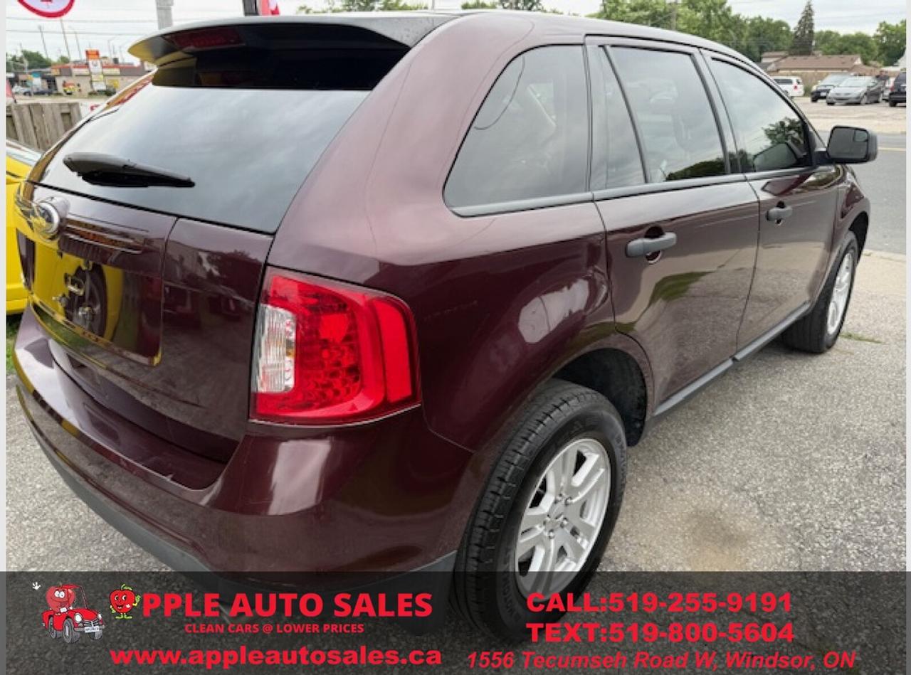 2011 Ford Edge SE Photo
