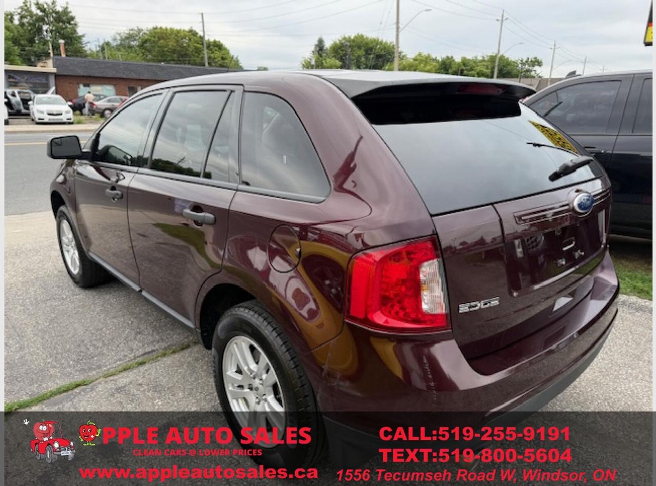 2011 Ford Edge SE Photo