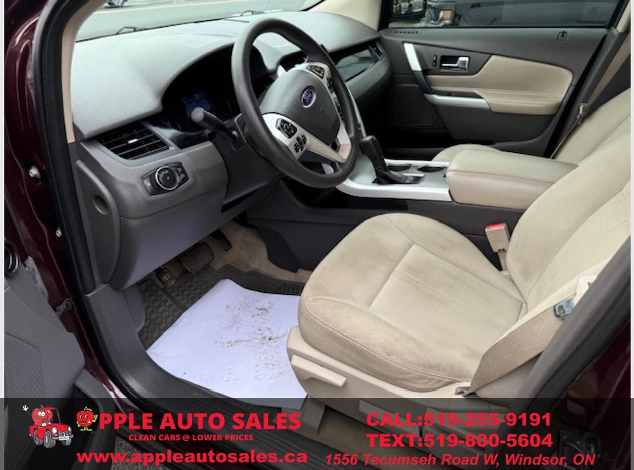 2011 Ford Edge SE Photo